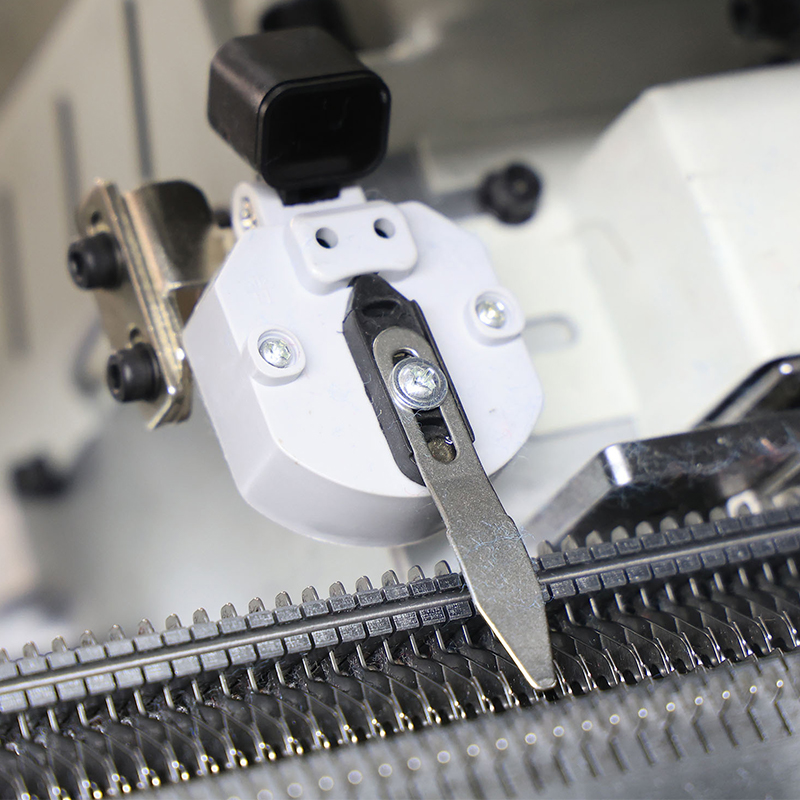Máquina de tejer suéter económica de 52 pulgadas con tres sistemas y funciones completas GS-SN352