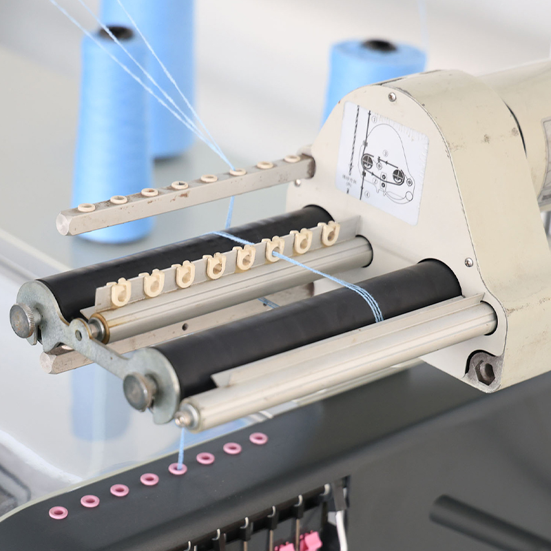 Máquina de tejer suéter económica de 52 pulgadas con tres sistemas y funciones completas GS-SN352